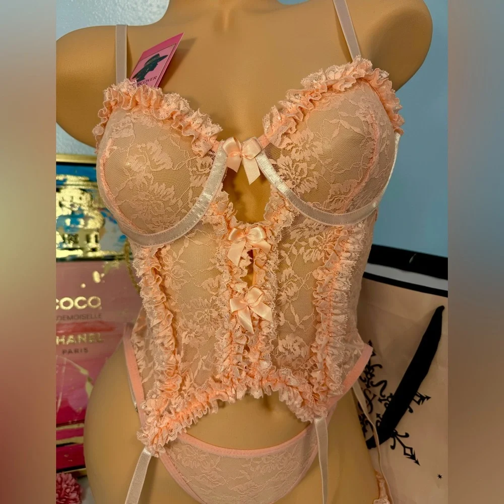 Elegant Lace Corset 4 pcs Set in Peach 🍑🍑🍑 - Picture 2 of 7